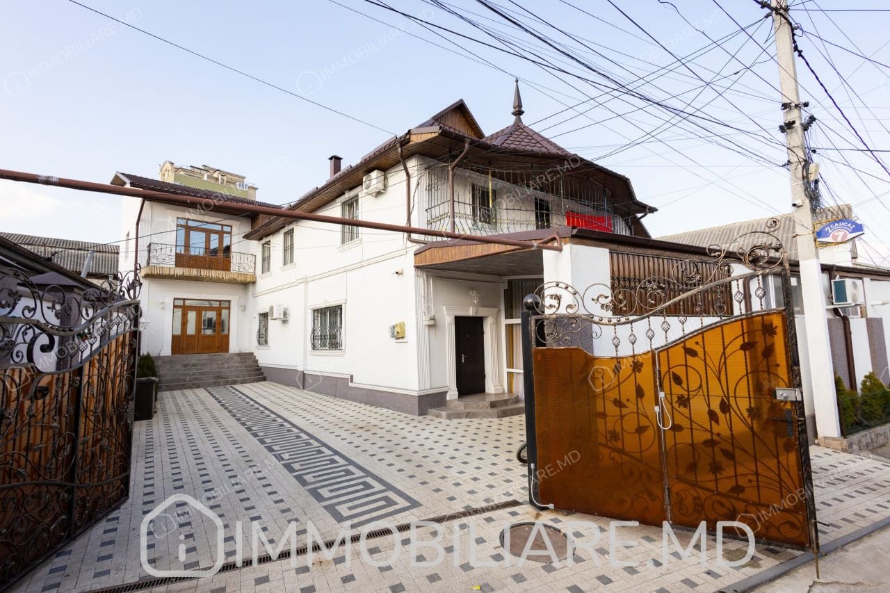 Casă cu 2 niveluri, sect. Centru - Photo 1