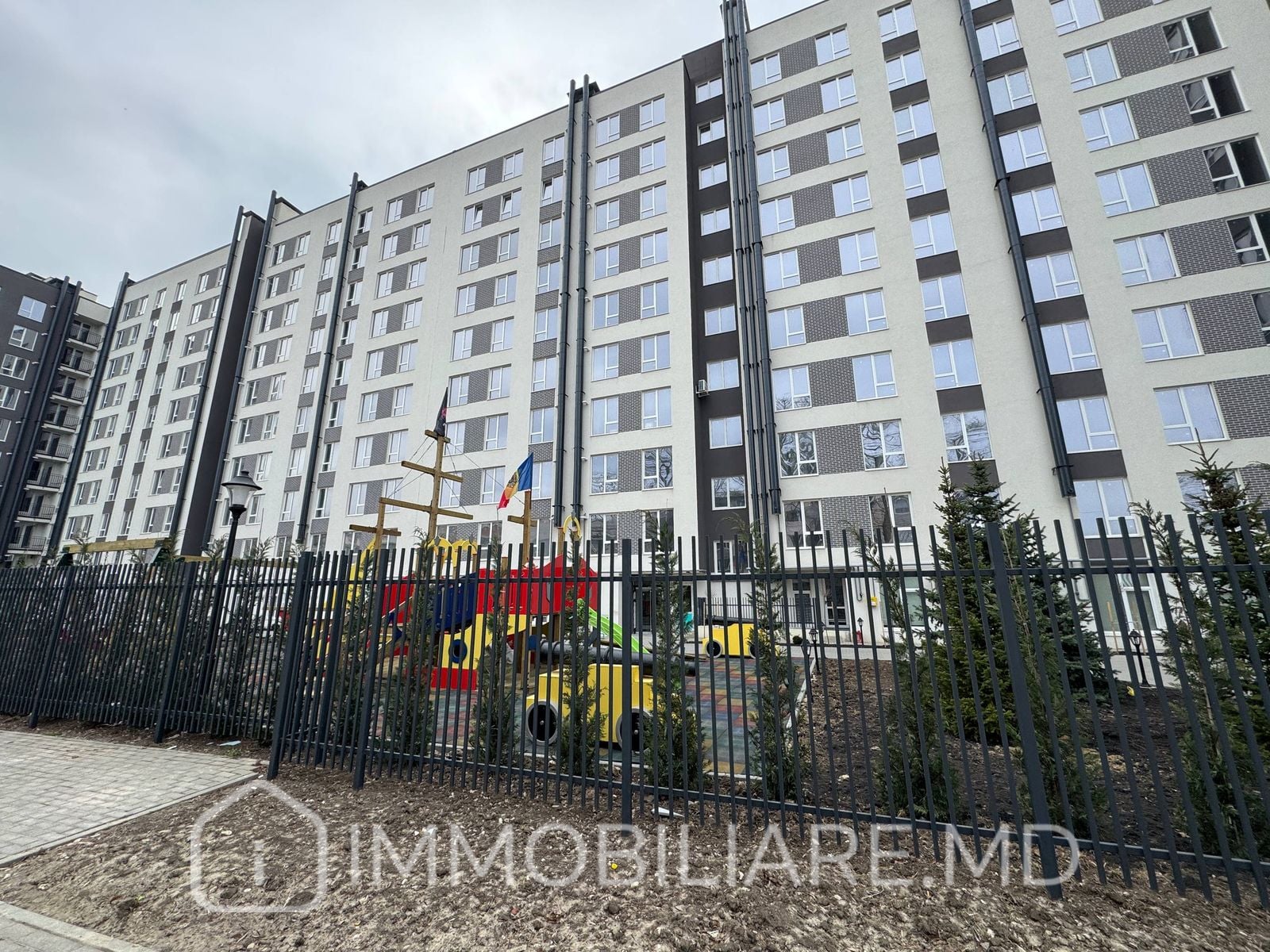 Apartament cu 2 camere, or. Ungheni - Photo 1