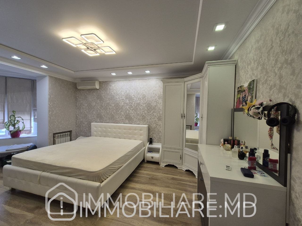 Apartament cu 3 camere, or. Durlești - Photo 1