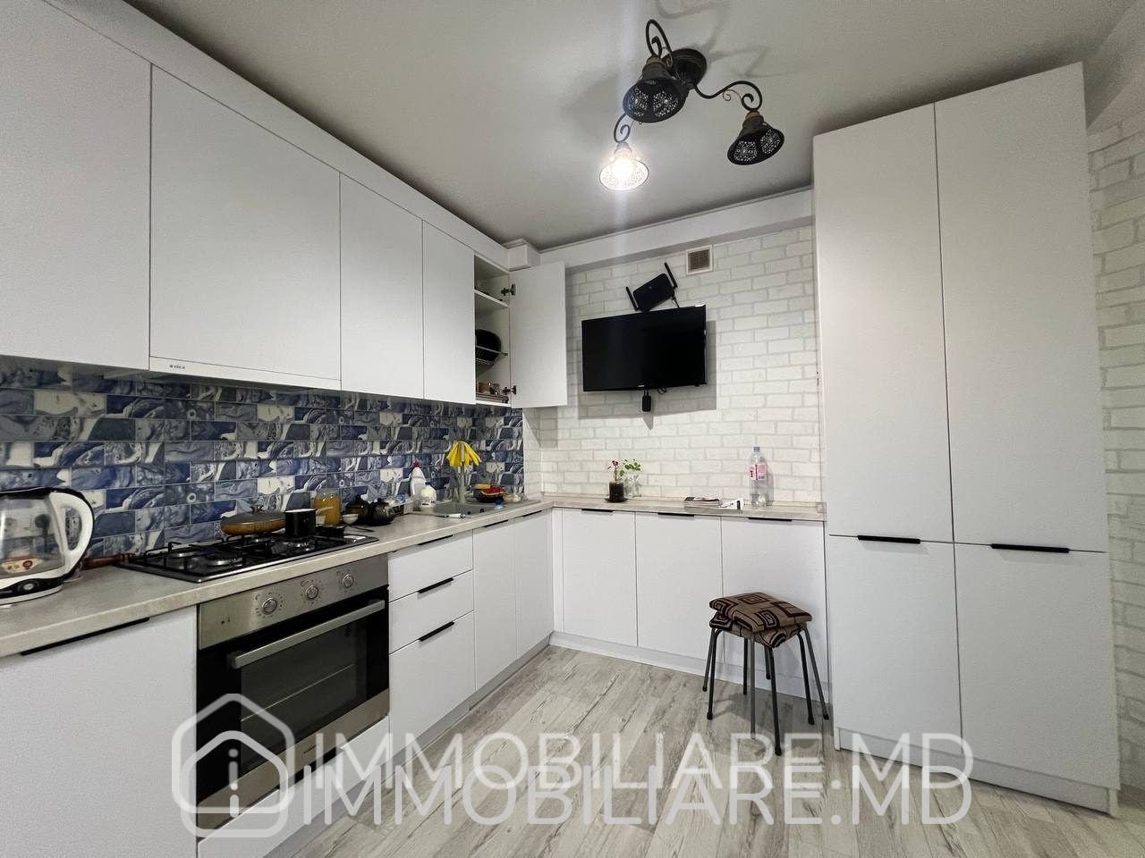 Apartament cu 2 camere, sect. Centru - Photo 1