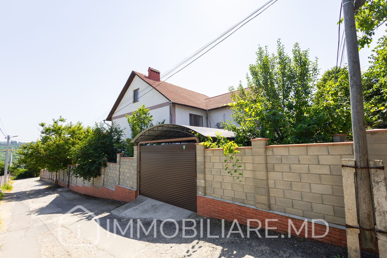 Casă cu 2 niveluri, or. Codru - Photo 1