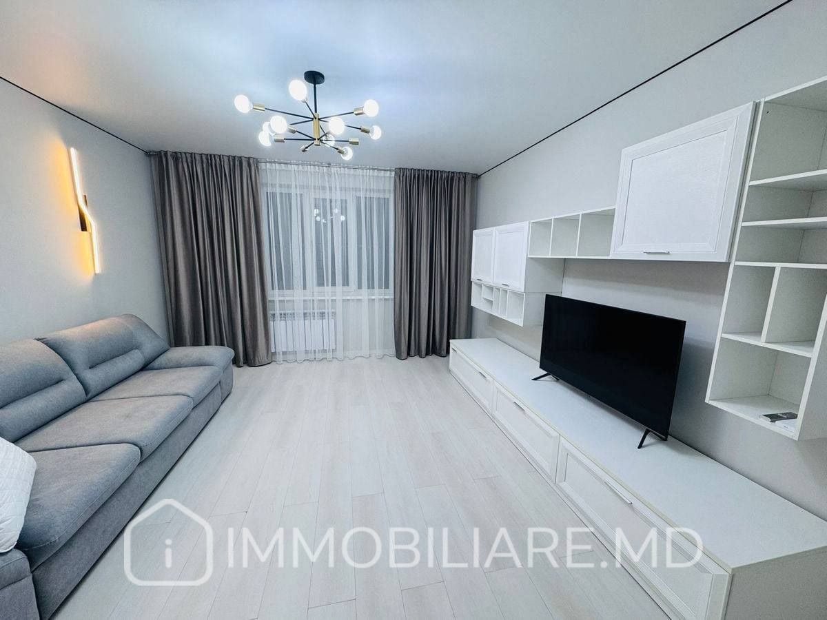 Apartament cu 3 camere, sect. Centru - Photo 1