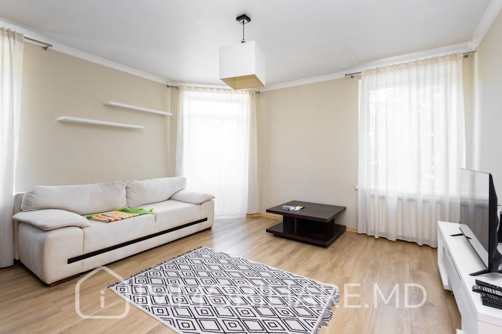 Apartament cu 2 camere, sect. Centru - Photo 1
