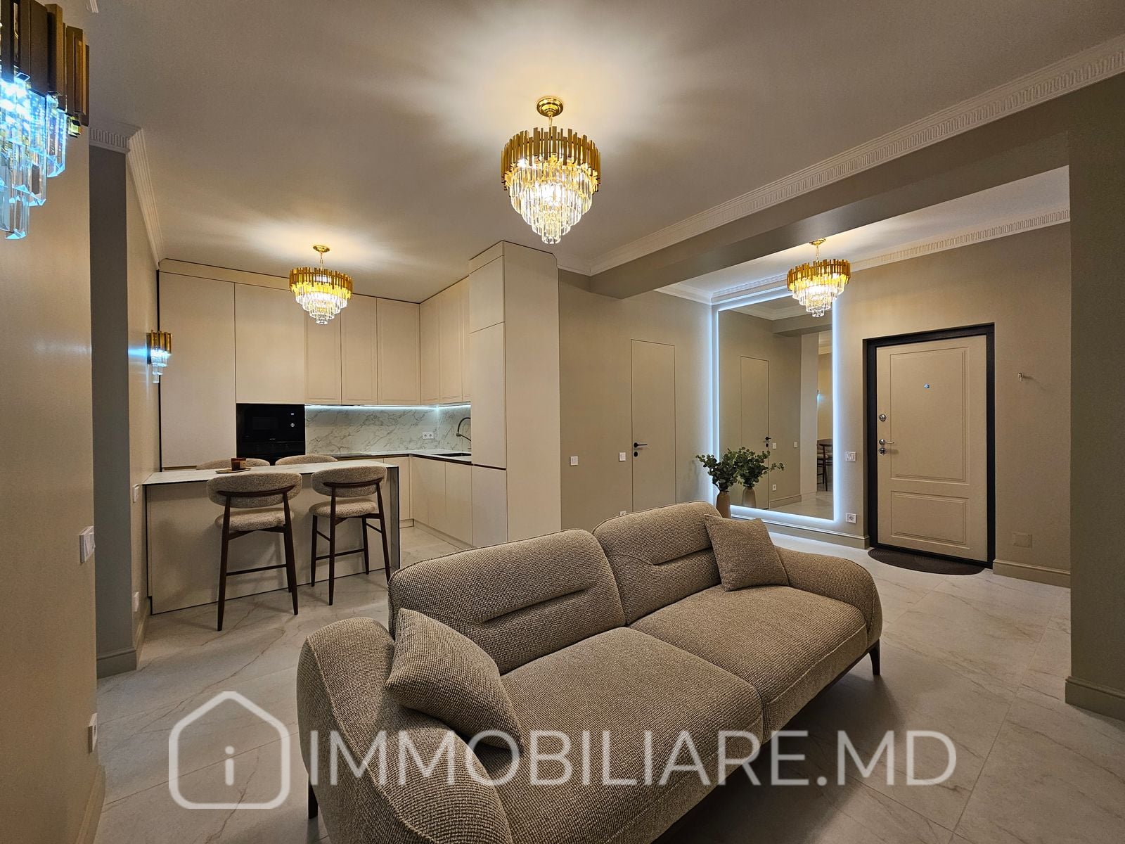 Apartament cu 2 camere, sect. Centru - Photo 1