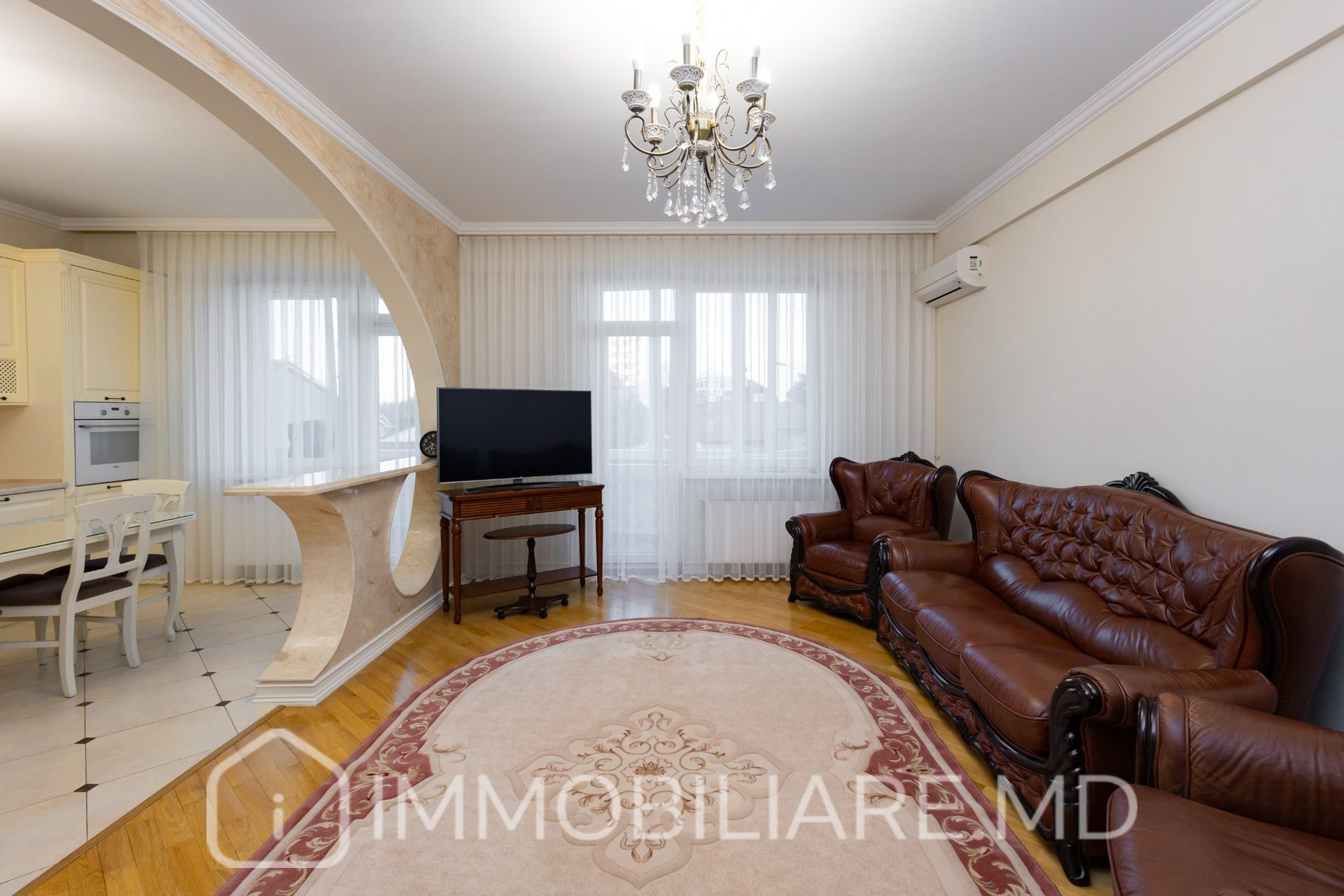 Apartament cu 2 camere, sect. Centru - Photo 1