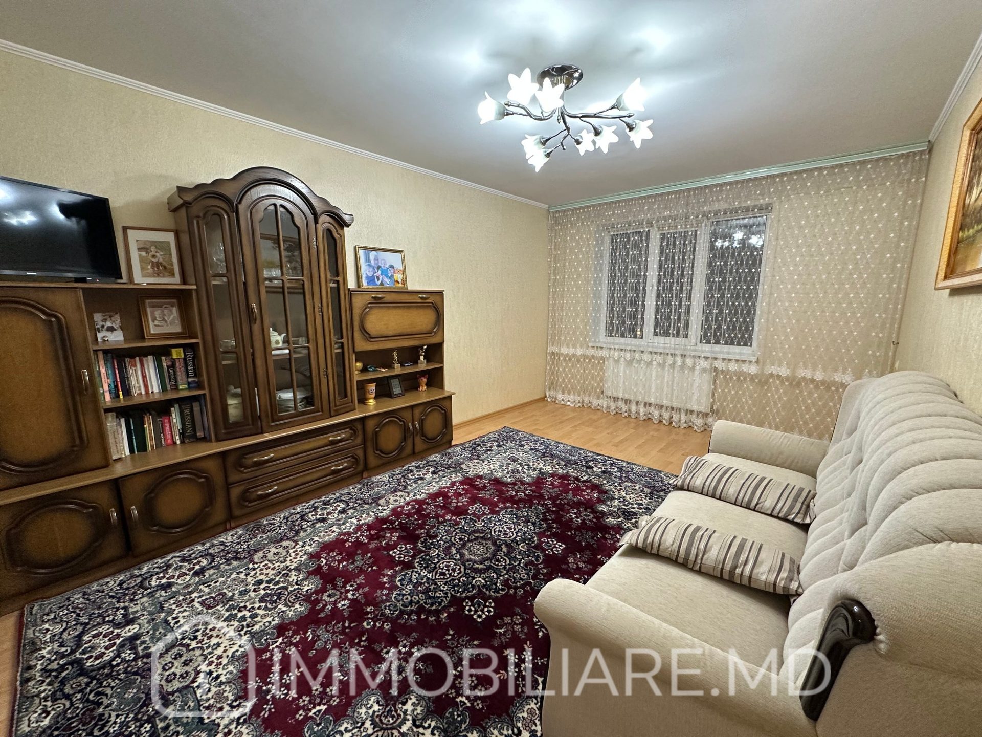 Apartament cu 3 camere, sect. Centru  - Photo 1