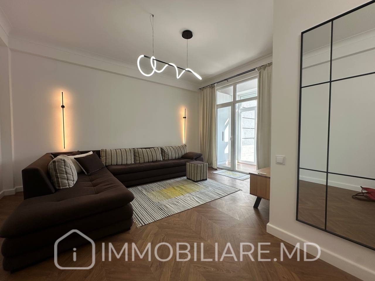 Apartament cu 2 camere, sect. Centru  - Photo 1