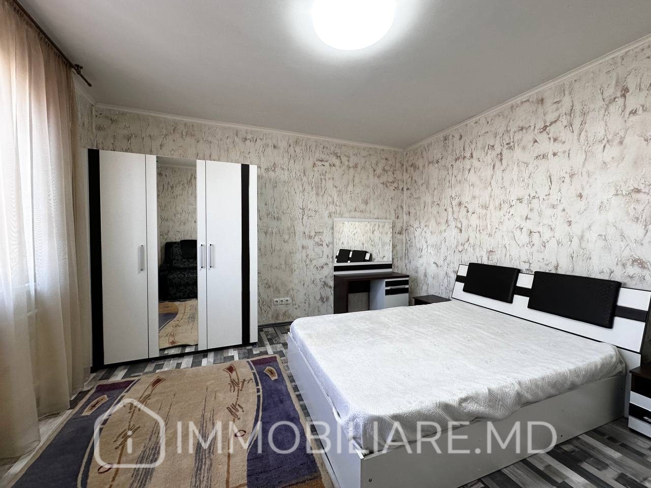 Apartamentcu 1 cameră, sect. Centru  - Photo 1
